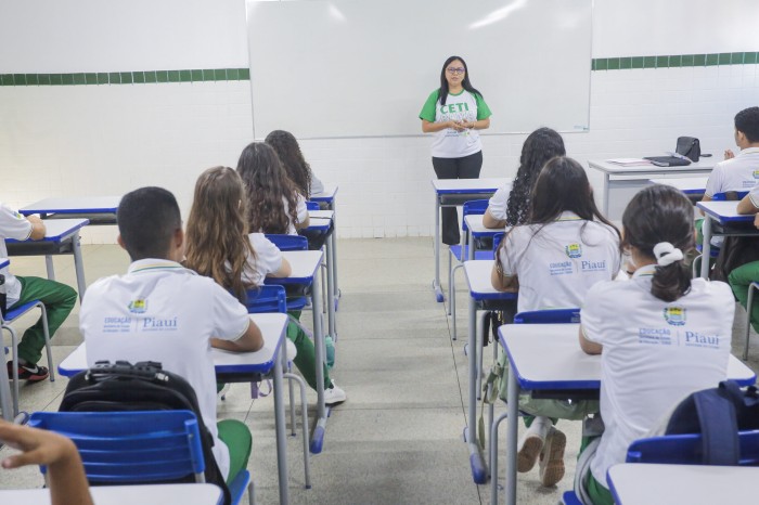 Governo implementa estratégias para avançar na qualidade da Educação do Estado