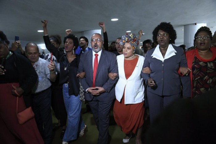 Frente parlamentar antirracista aponta combate à violência como uma das prioridades