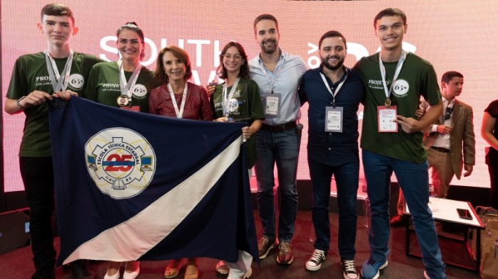 Secretaria da Educação promove painel com finalistas do Hackatchê no Gramado Summit