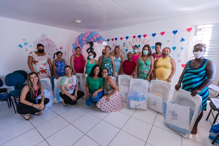 Gestantes acompanhadas pelo Cras do Novo Horizonte recebem kit enxoval