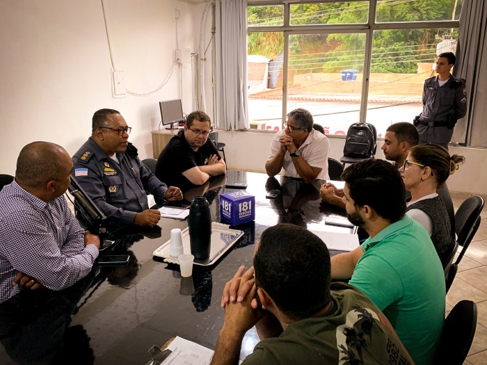 Reunião põe em pauta a segurança nas escolas do município