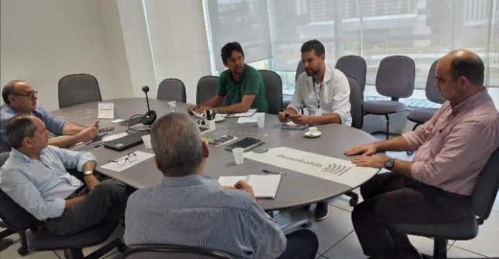 Prefeitura realiza reunião para discutir renovação da frota de táxis do município 