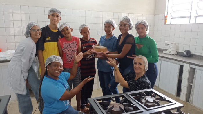 Com o tema “descascar mais e desembalar menos”, Nuca realiza oficina para adolescentes sobre alimentação saudável