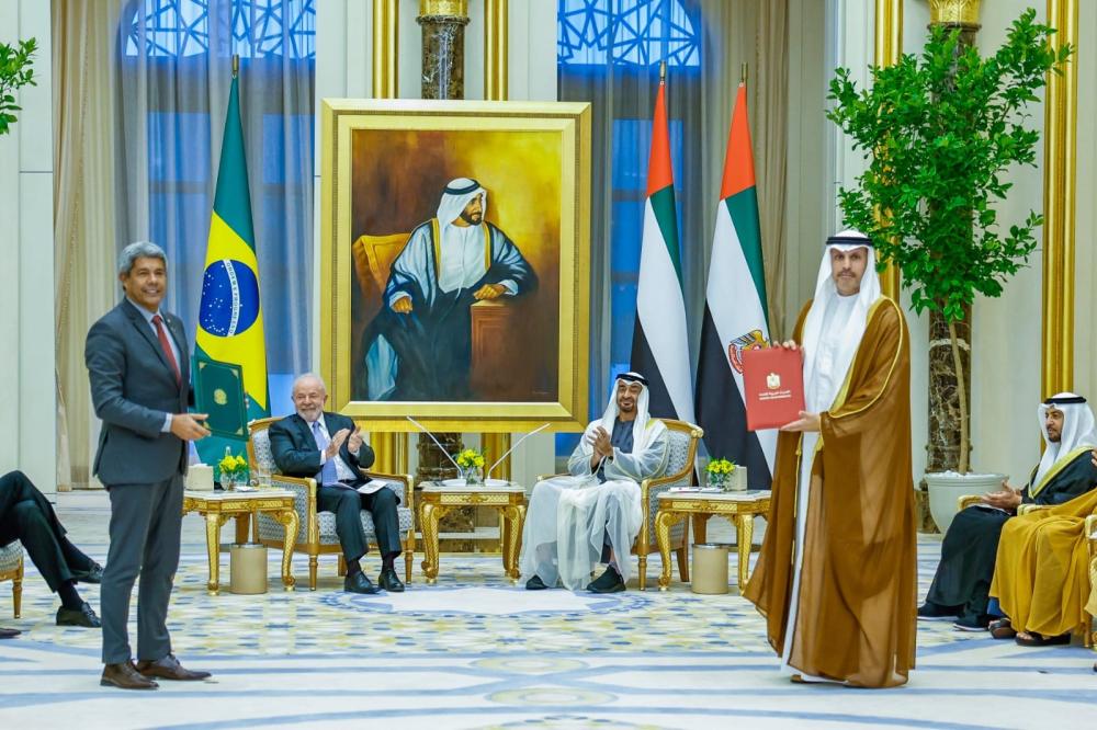 Em Abu Dhabi, Jerônimo assina documento que prevê investimentos de R$ 12 bilhões na Bahia para a produção de diesel verde.