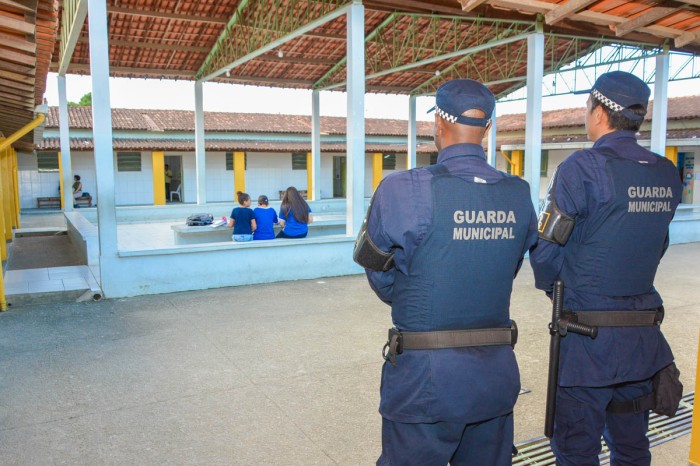 Prefeitura vai instalar videomonitoramento nas escolas e Cláudio Manuel da Costa e Milton Santos serão as primeiras