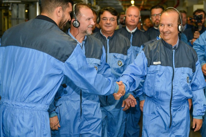 Governador visita fábrica da BMW em Araquari em evento que marca produção de novo modelo fabricado no estado