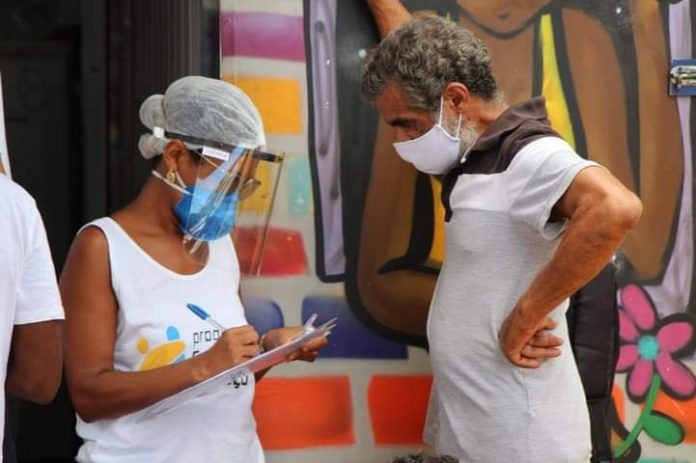 Programa Corra pro Abraço realiza atendimento multidisciplinar na Micareta de Feira