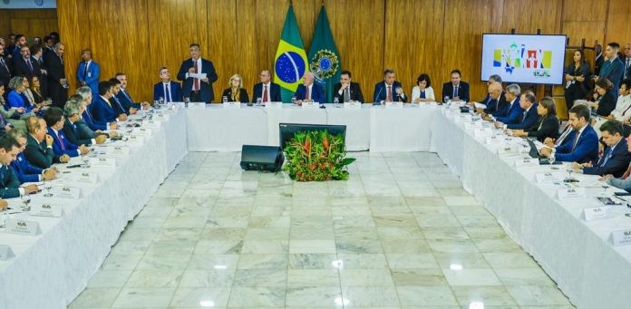 Em reunião com Lula, Jerônimo defende ações conjuntas no enfrentamento à violência nas escolas