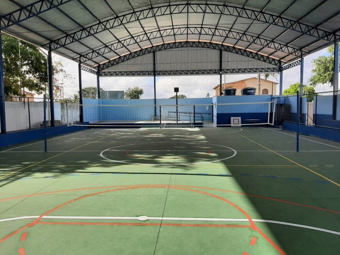Comunidade comemora entrega de nova quadra em escola estadual de Serra dos Aimóres