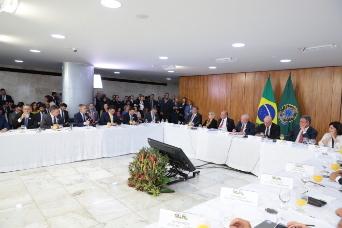 Governador participa de reunião estratégica, em Brasília, para discutir violência nas escolas