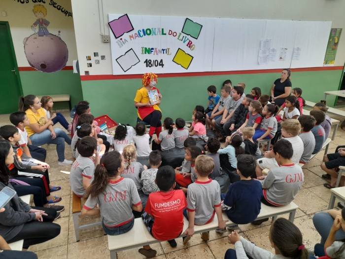 Escolas estaduais de SC realizam ações em alusão ao dia nacional do livro infantil
