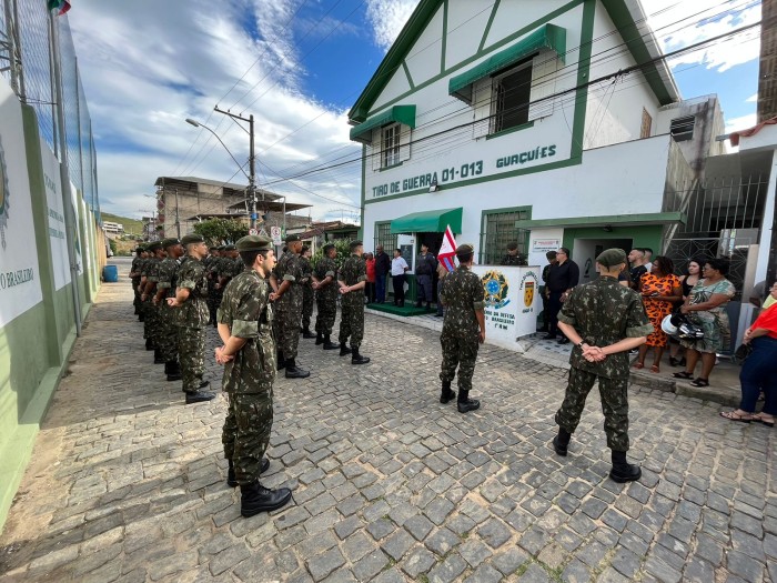 TIRO DE GUERRA 01-013 COMEMORA O DIA DO EXÉRCITO BRASILEIRO