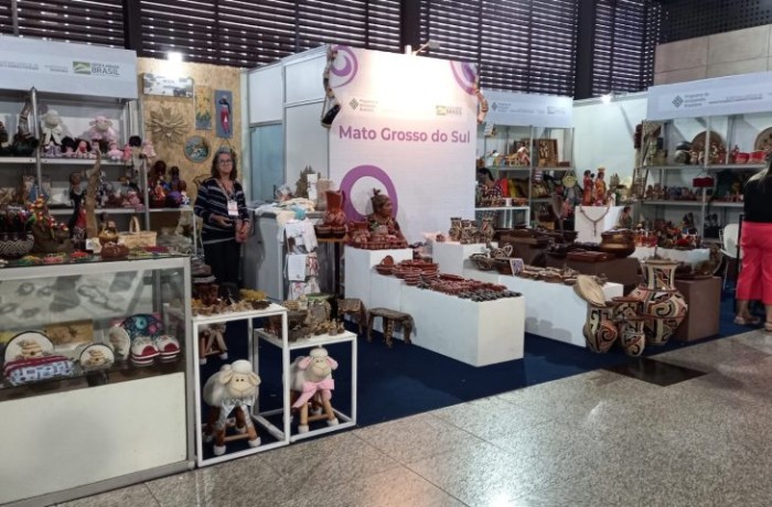 Equipe da Fundação de Cultura leva 2 mil peças de artesanato para Feiarte em Curitiba