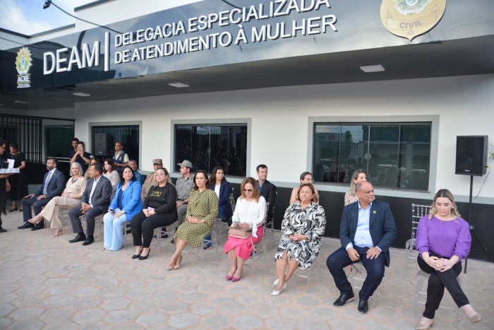 Após reforma e ampliação, Estado entrega delegacia 24 horas de atendimento à mulher vítima de violência