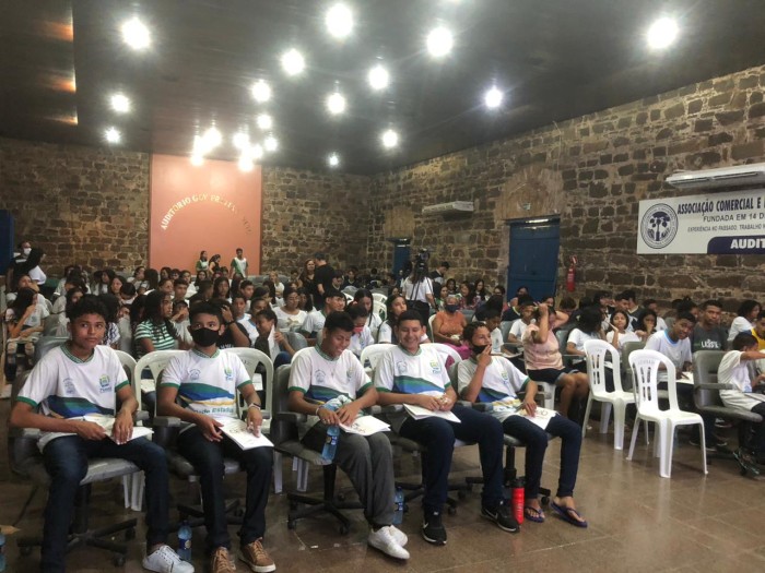 Governo lança projeto Pré-Saeb para melhorar desempenho da educação do Piauí