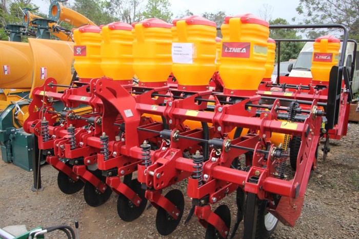 Governo do Estado repassa mais de R$ 1 milhão para Irineópolis em implementos para o campo