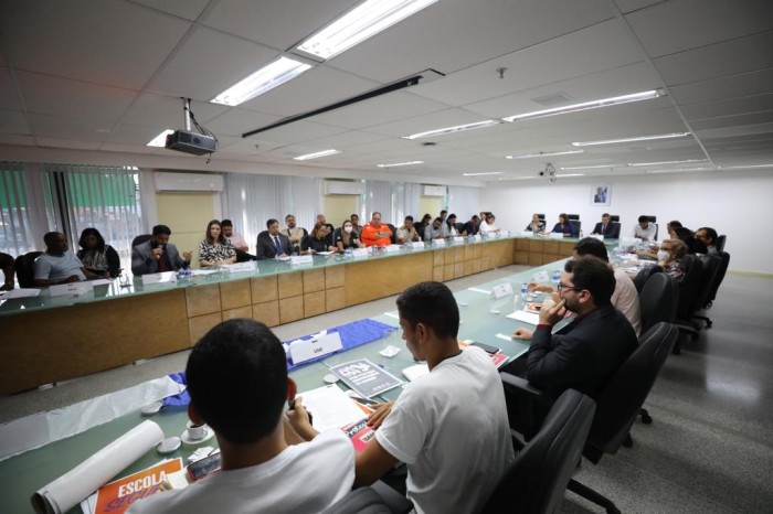 Em primeira reunião, Comitê Estadual Intersetorial de Segurança nas Escolas da Bahia aprova regimento interno