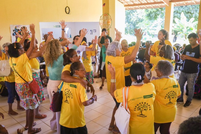 Workshop de capoterapia anima idosos do Conviver