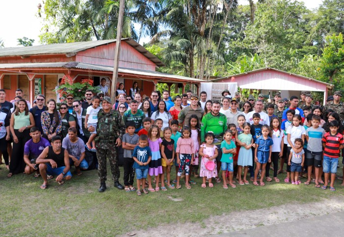Ribeirinhos do Parque Nacional da Serra do Divisor são beneficiados com ação social do governo do Acre