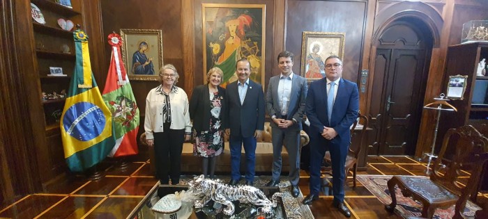 Governador se reúne com presidente da Organização Mundial da Família para debater evento internacional em SC