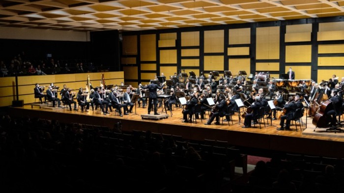 Ospa executa sinfonia mais famosa de Rachmaninoff sob regência de José María Moreno no sábado (29)