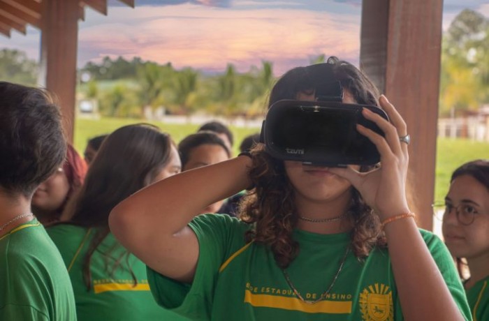 Estudantes da Rede Estadual participam de evento sobre relações do metaverso com o mundo do trabalho
