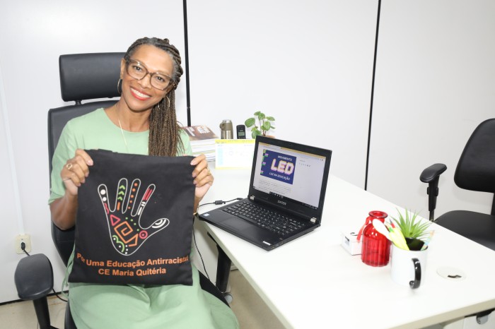Professora baiana é finalista em prêmio de Educação, com transmissão nesta quarta (26), pela Rede Globo