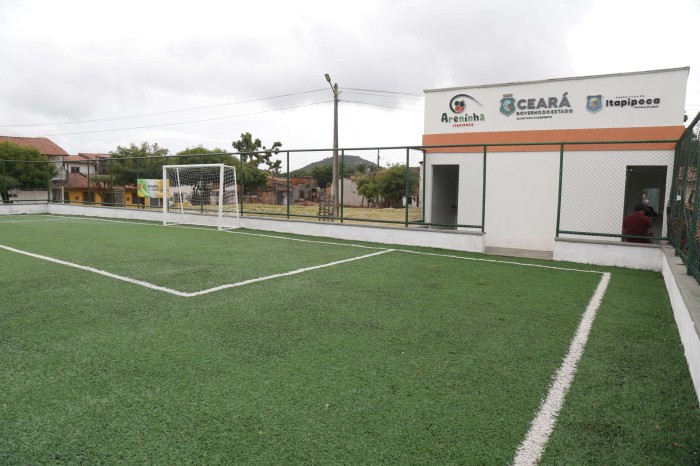 Governo do Ceará entrega nova areninha ao município de Itapipoca