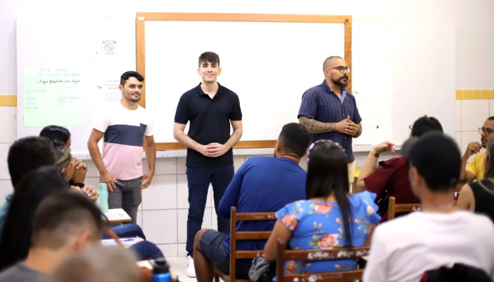 Estado realiza oficina pedagógica para professores da Divisão de Educação de Jovens e Adultos