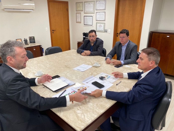 Secretaria busca parcerias para setores econômicos do estado