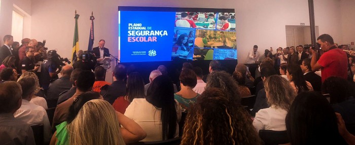 Prefeito Romário participa do lançamento do Plano de Segurança Escolar