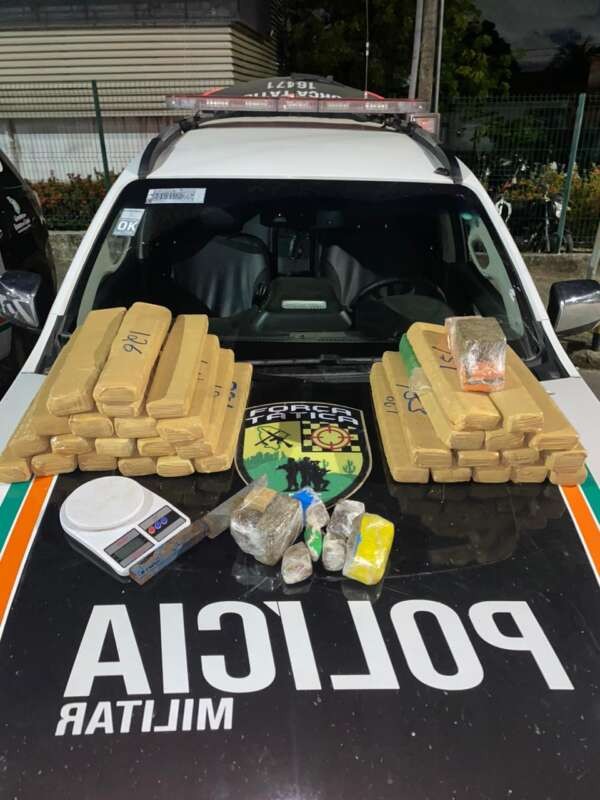 36,5 kg de maconha são apreendidos pela PMCE em Fortaleza
