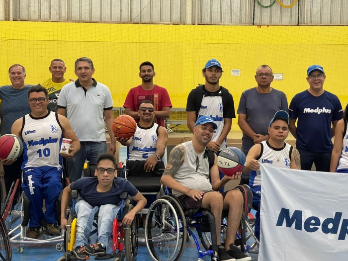 Estado entrega cadeira de rodas adaptadas para atletas paraolímpicos