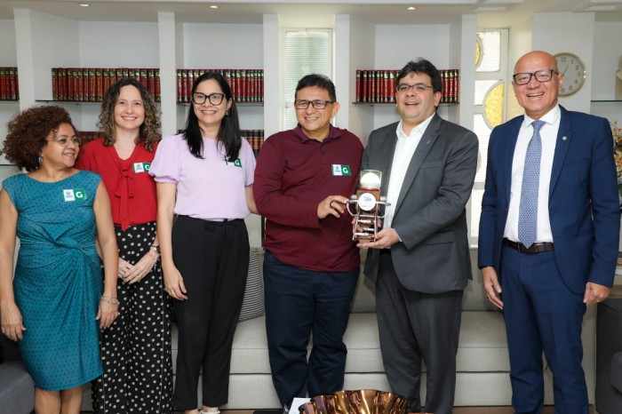 Governador recebe vencedor do Prêmio Luz na Educação (LED), da Rede Globo