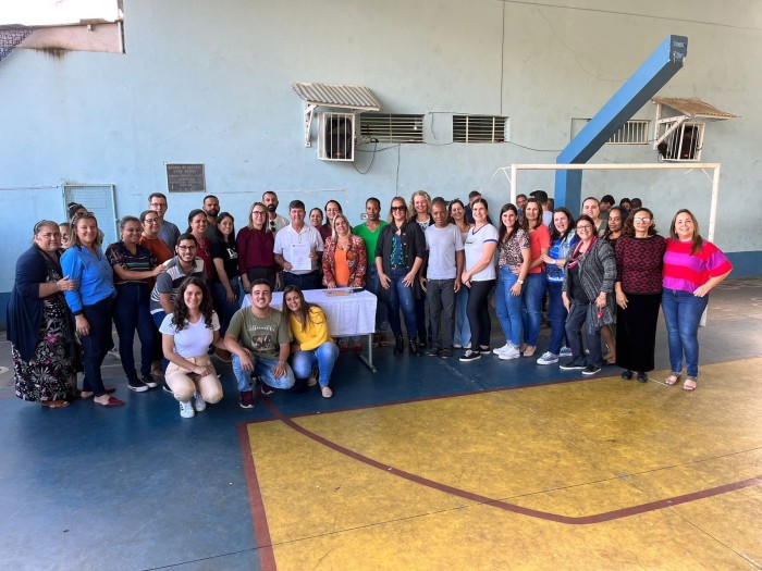 PREFEITURA DE GUAÇUÍ ASSINA ÓRDEM DE SERVIÇO PARA REFORMA DA ESCOLA MUNICIPAL SÃO GERALDO