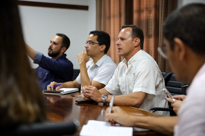 Gabinete de crise migratória do governo do Acre discute ações frente à crise política no Peru