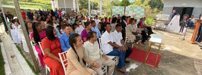 Vale do Mucuri recebe maior casamento comunitário realizado em unidade prisional de Minas Gerais 