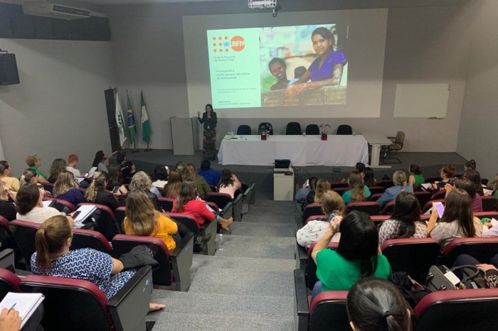 Seminário recebe representante da ONU e debate atenção à saúde dos adolescentes