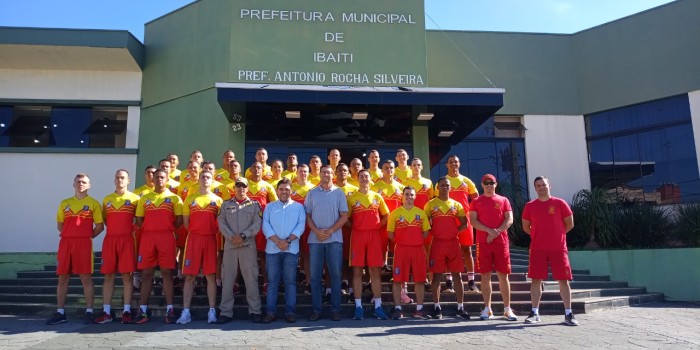 Prefeito Dr. Antonely e vice Ulisses recebem futuros bombeiros militares que estão passando por curso de formação para atuarem no Corpo de Bombeiros de Ibaiti