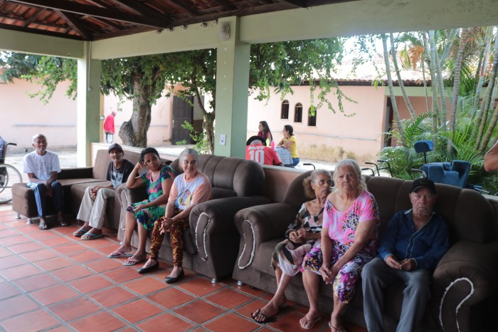 Semdes presta apoio técnico à instituição Lar Girassol para adesão a programas e projetos sociais