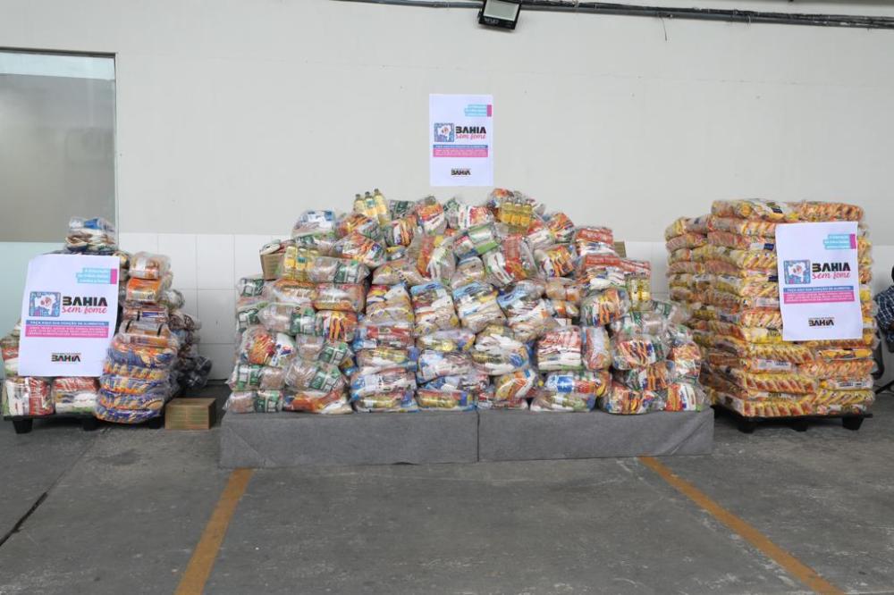SEC arrecada 60 toneladas de alimentos para a Campanha Bahia sem Fome.