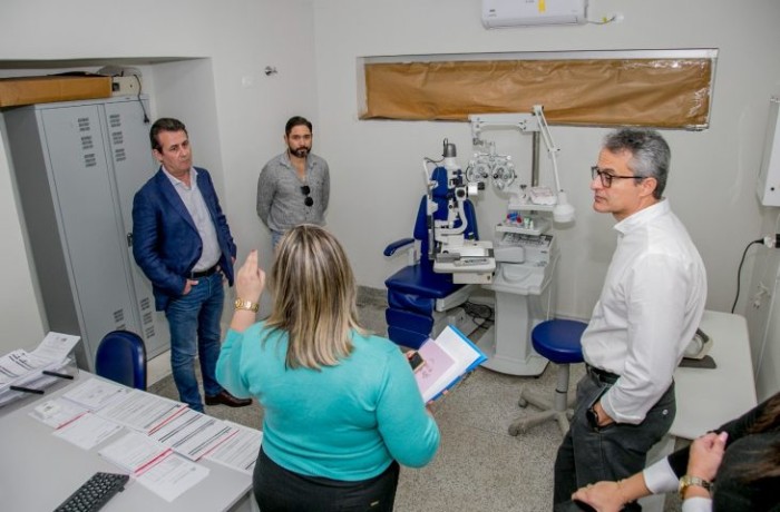 Com foco na regionalização, secretário de Saúde visita Corumbá e se reúne com prefeito