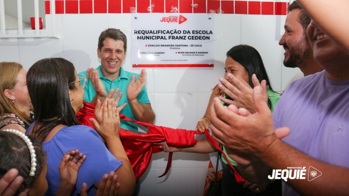 Prefeito de Jequié entrega ampliação e requalificação da Escola Franz Gedeon e anuncia construção de quadra poliesportiva coberta