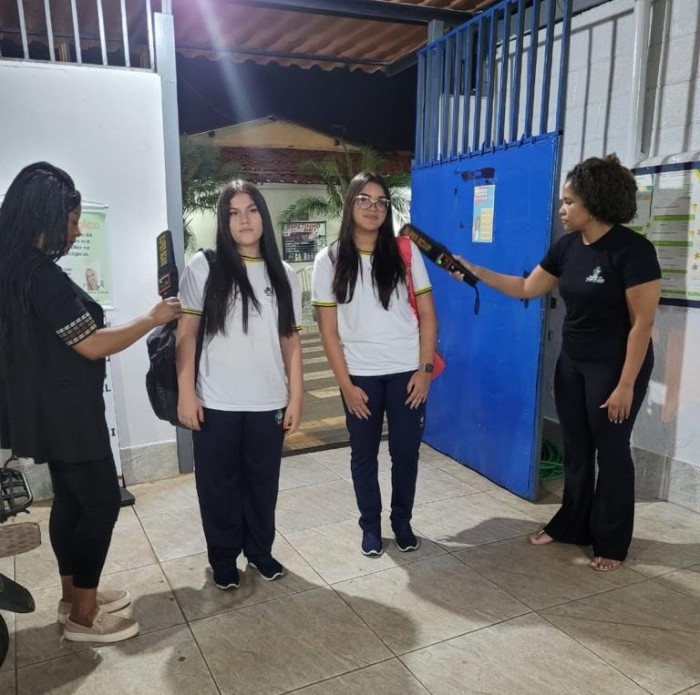 Detector de metal reforça segurança nas escolas estaduais