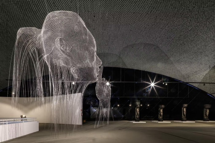 Exposição do artista Jaume Plensa no MON pode ser vista até domingo