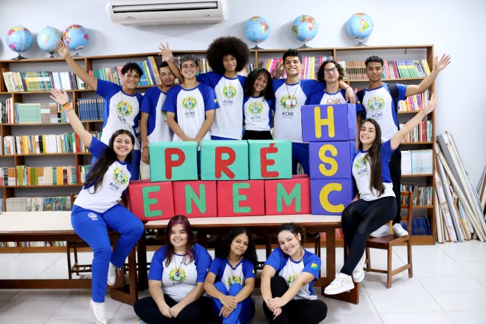 Estudantes já podem retirar kits do Pré-Enem Legal