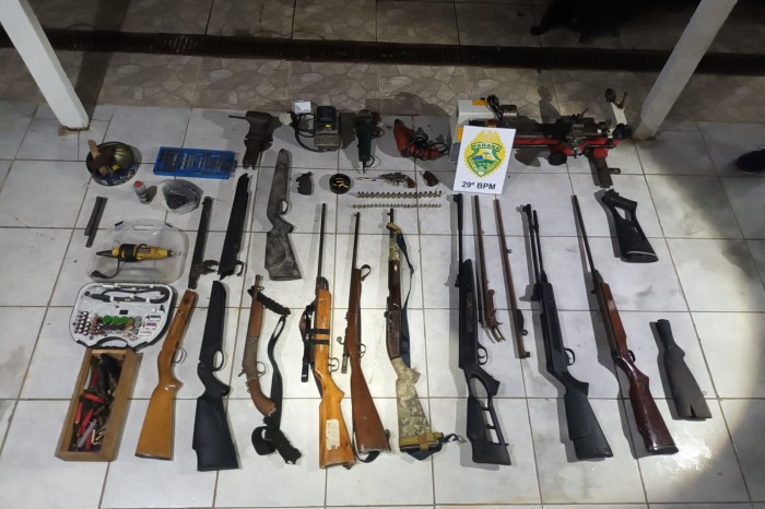 Polícia Militar prende mulher em 
