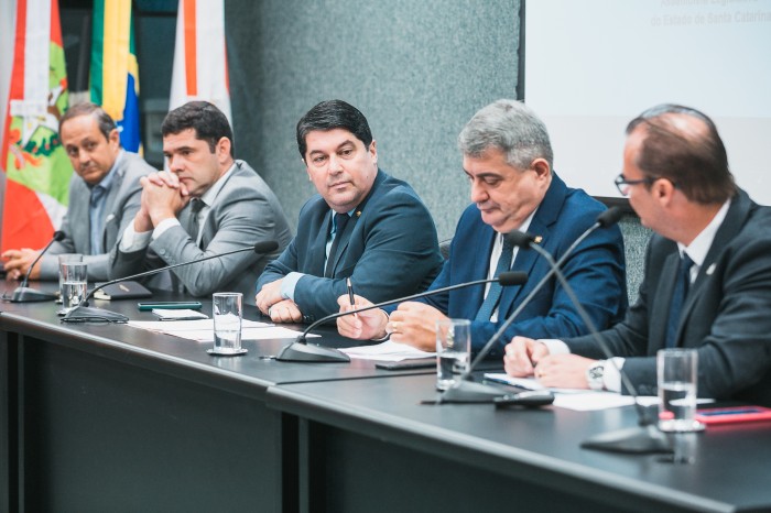 Governo do Estado reafirma compromisso para expansão de cruzeiros marítimos em SC