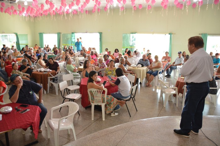 SCFV da Melhor Idade comemora Dia das Mães com almoço festivo
