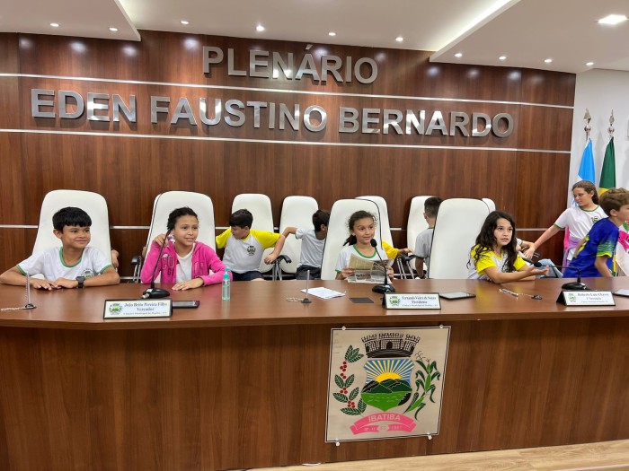 Alunos visitam sede do Poder Legislativo